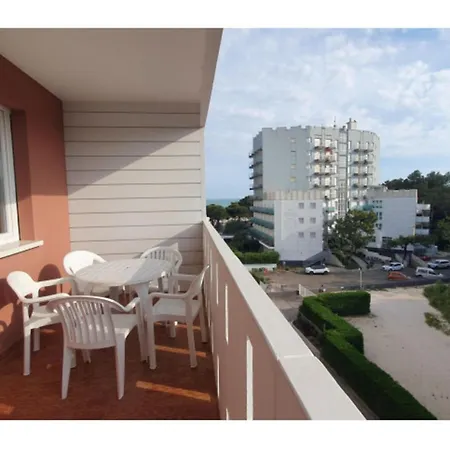 Seaside With Terrace Apartment Lignano Sabbiadoro