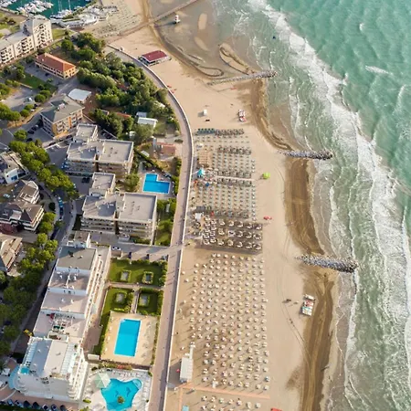 Seaside With Terrace Apartment